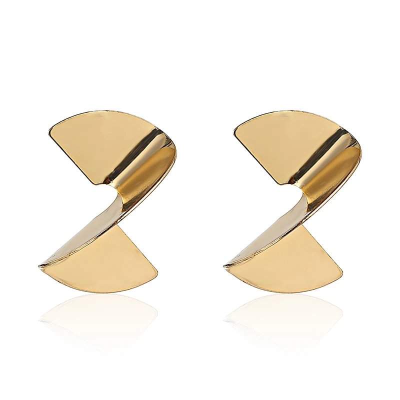 Gold Color Metal Drop Earrings Irregular Hollow Heart Pendants Earrings Twisted Geometric Personality Earrings for Women Gold Color Metal Drop Earrings Irregular Hollow Heart Pendants Earrings Twisted Geometric Personality Earrings for Women