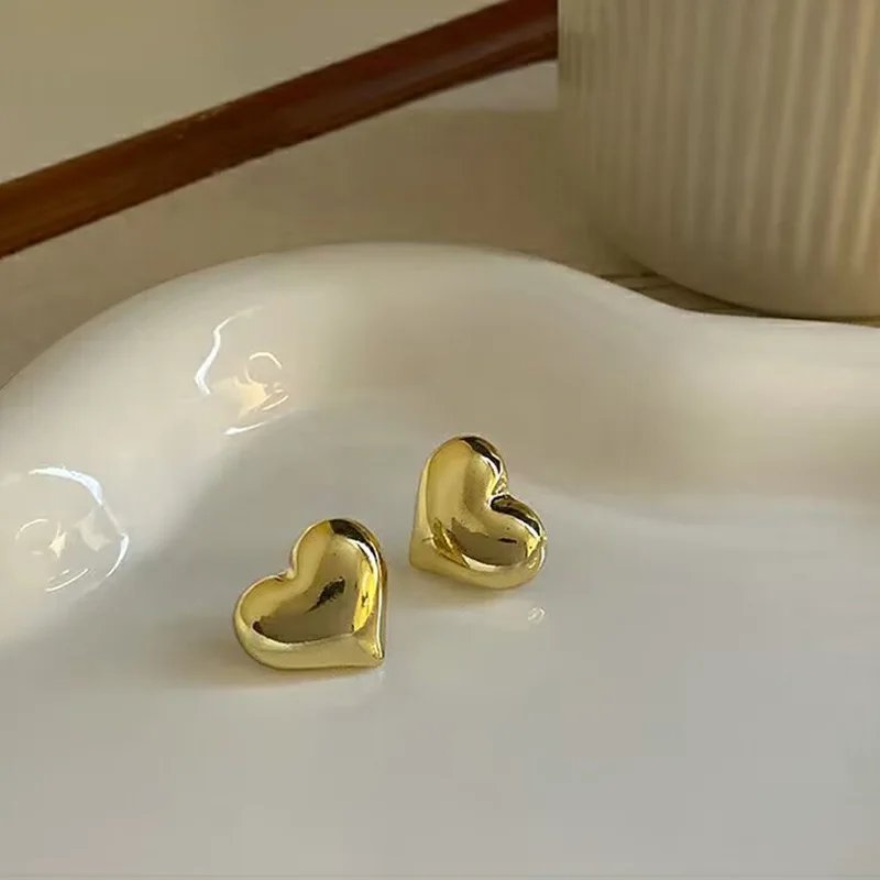 Gold Color Smooth Surface Love Heart Shaped Stud Earrings Women Minimalist Fashion Girl Wedding Bridal Jewelry Gold Color Smooth Surface Love Heart Shaped Stud Earrings Women Minimalist Fashion Girl Wedding Bridal Jewelry