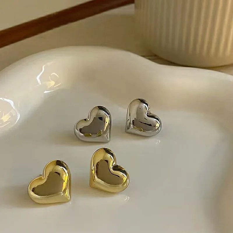 Gold Color Smooth Surface Love Heart Shaped Stud Earrings Women Minimalist Fashion Girl Wedding Bridal Jewelry Gold Color Smooth Surface Love Heart Shaped Stud Earrings Women Minimalist Fashion Girl Wedding Bridal Jewelry