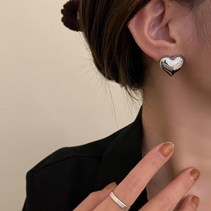 Gold Color Smooth Surface Love Heart Shaped Stud Earrings Women Minimalist Fashion Girl Wedding Bridal Jewelry Gold Color Smooth Surface Love Heart Shaped Stud Earrings Women Minimalist Fashion Girl Wedding Bridal Jewelry