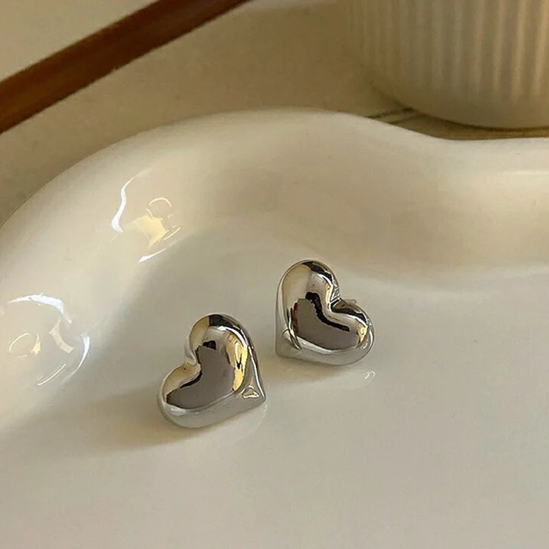 Gold Color Smooth Surface Love Heart Shaped Stud Earrings Women Minimalist Fashion Girl Wedding Bridal Jewelry Gold Color Smooth Surface Love Heart Shaped Stud Earrings Women Minimalist Fashion Girl Wedding Bridal Jewelry