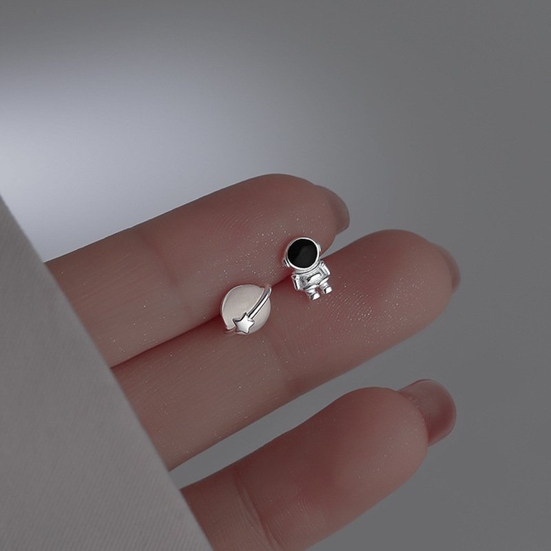 Silver-plate Asymmetric Cute Space Astronaut Planet Opal Stud Earrings for Women Silver Color Lovely Simple Ear Piercing Jewelry Silver-plate Asymmetric Cute Space Astronaut Planet Opal Stud Earrings for Women Silver Color Lovely Simple Ear Piercing Jewelry