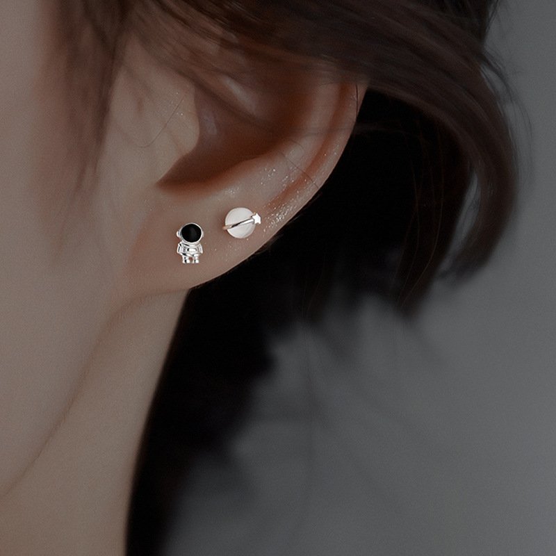 Silver-plate Asymmetric Cute Space Astronaut Planet Opal Stud Earrings for Women Silver Color Lovely Simple Ear Piercing Jewelry Silver-plate Asymmetric Cute Space Astronaut Planet Opal Stud Earrings for Women Silver Color Lovely Simple Ear Piercing Jewelry