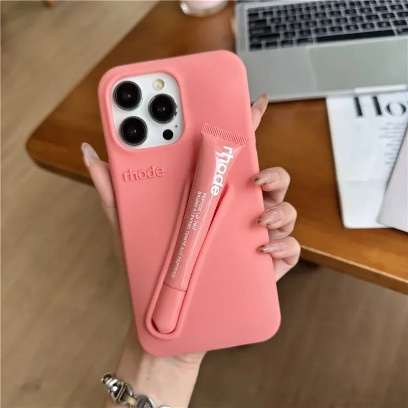 For iPhone 16 12 13 14 15 11 Pro Max Plus Fashion Rhode Phone Case Gray Toast Espresso Ribbon Lip Gloss Holder Silicone Cover For iPhone 16 12 13 14 15 11 Pro Max Plus Fashion Rhode Phone Case Gray Toast Espresso Ribbon Lip Gloss Holder Silicone Cover