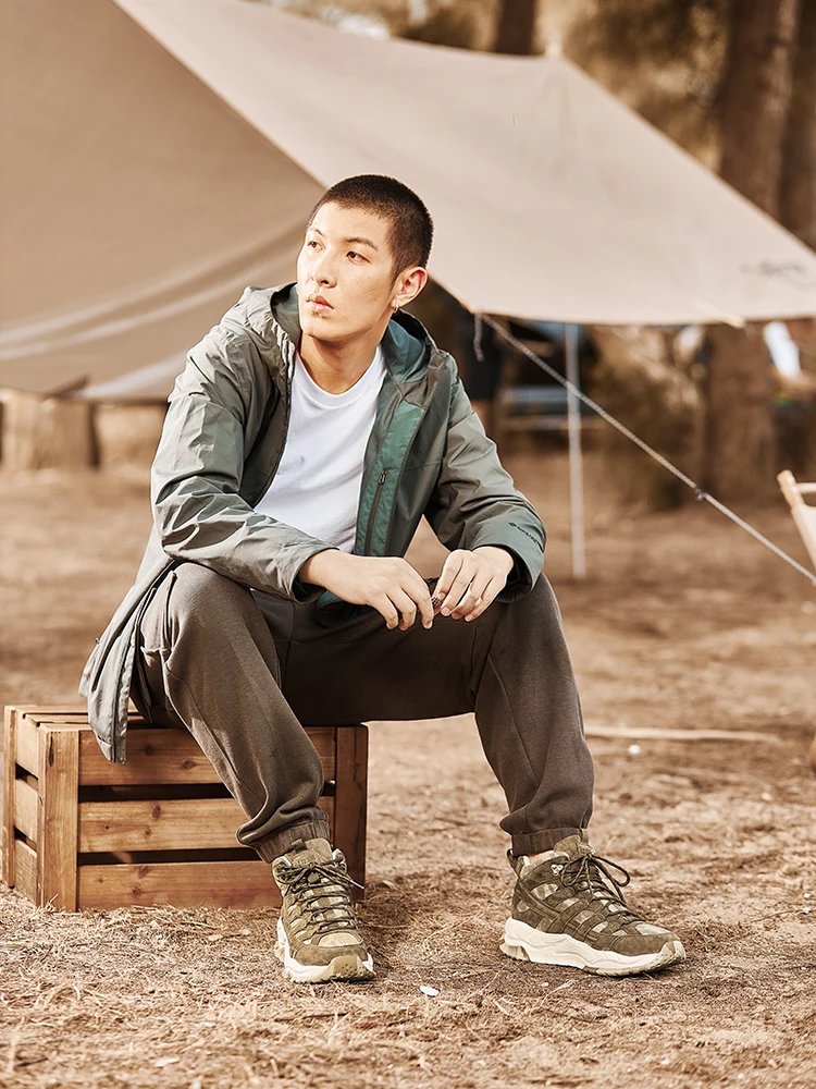 O.Z.TESHI Cow Leather Hiking boots Men waterproof hunting shoes Tactical Desert Combat Ankle Boots Male casual mountian Sneakers