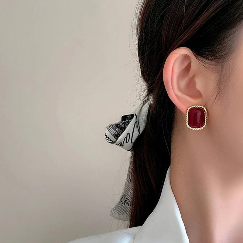 Vintage Dripping Oil Wine Red Retro Stud Earrings For Women Korean Pearl Flower Heart Shape Geometric Earring High Sense Jewelry Vintage Dripping Oil Wine Red Retro Stud Earrings For Women Korean Pearl Flower Heart Shape Geometric Earring High Sense Jewelry