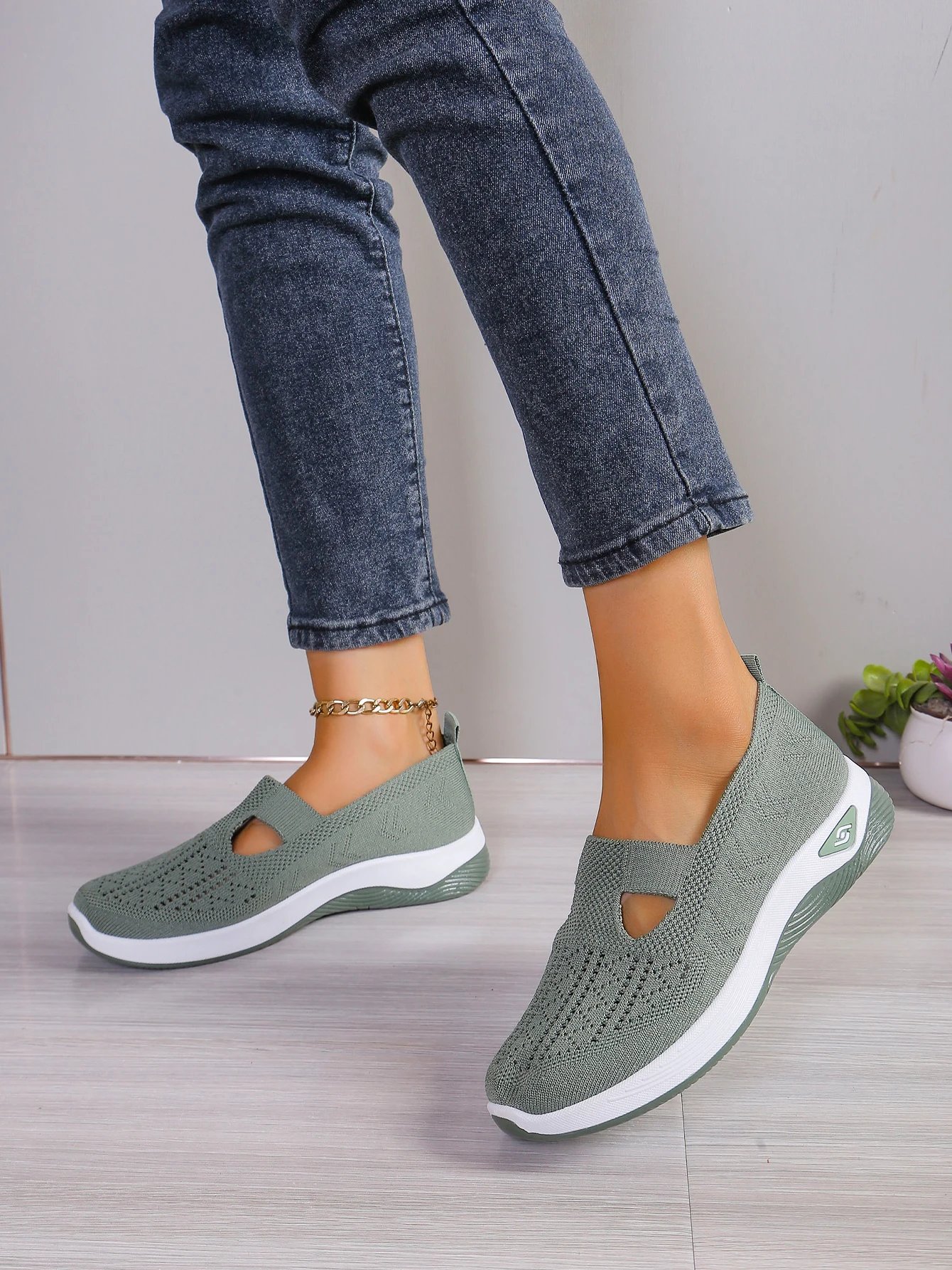Women's shoes Solid Color Breathable Sneakers, casual sneaker women's summer sneakers, Low-top Knitted Casual Shoes Mom Shoes