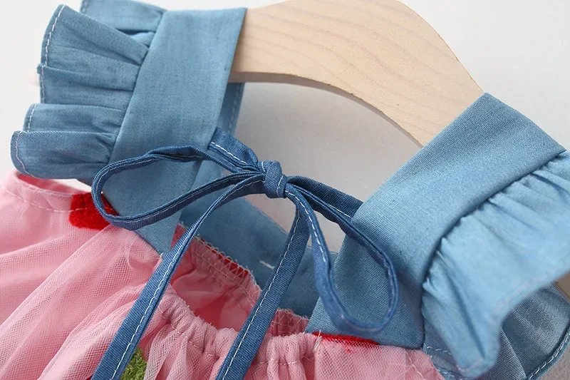 (0-3 Years) Summer New Girls Dress Small Flying Sleeve Bow A-child Dress Embroidered Strawberry Cool Princess Dress