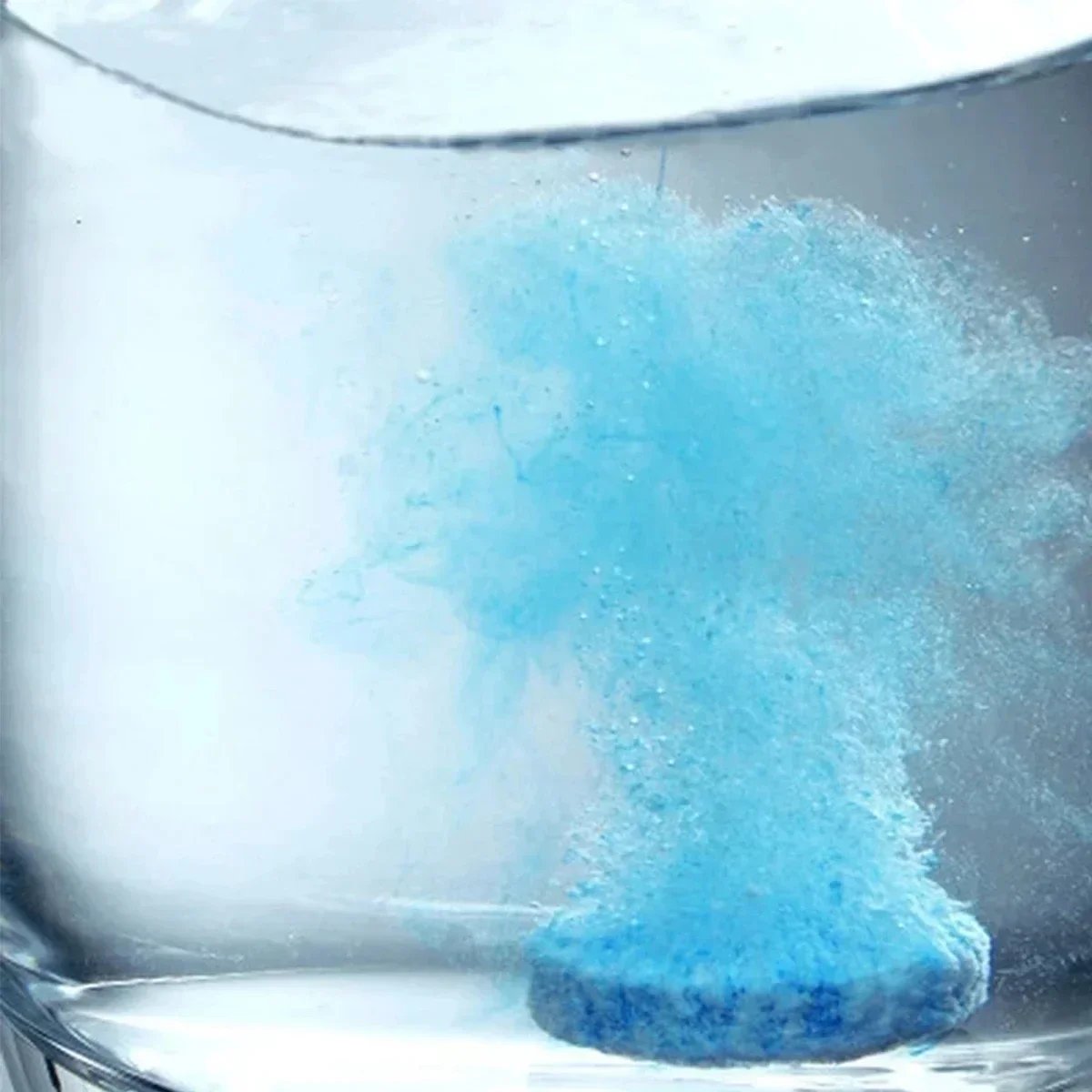 &zwnj;All-Season Windshield Washer Effervescent Tablet (Solid Concentrate) Shellac-Free Formula