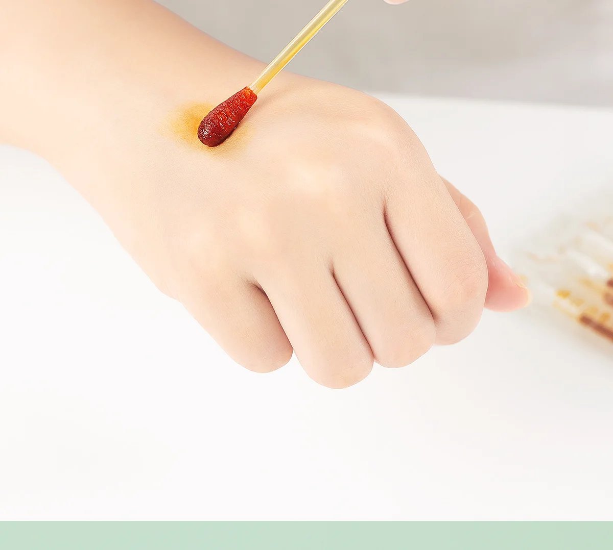 50PCS/Lot Medical Alcohol Disposable Emergency Cotton Stick Iodine Disinfected Swab First Aid kit home for Children Adults Baby