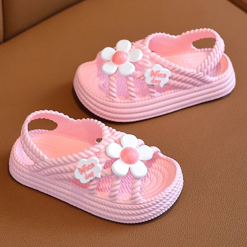 2024 New Children's Slippers Summer Girls and Boys Bathroom Home Anti slip Beach Shoes Soft Soled Baby Sandals